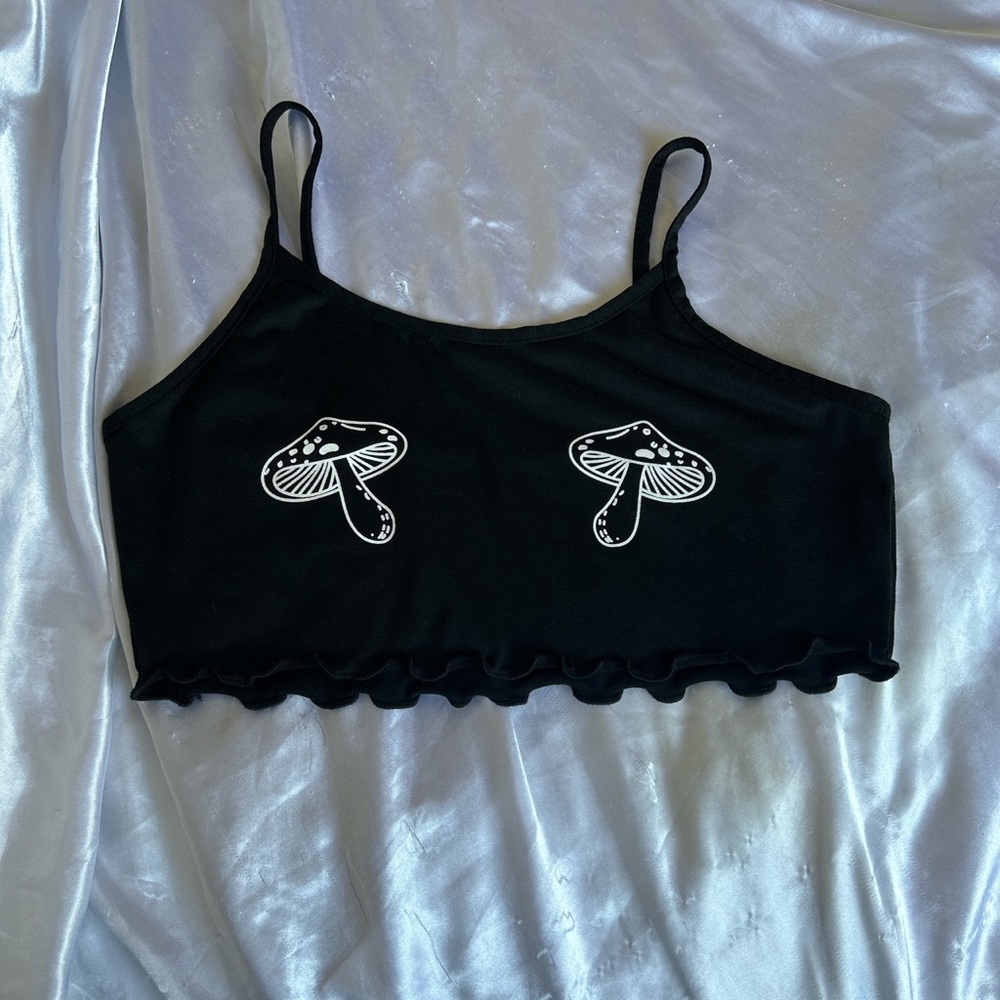 ♡ mushroom crop top ♡
